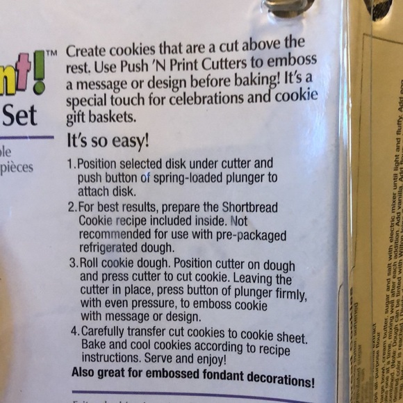 🌻3/$20 New Push & Print Easter cookie making press - Picture 3 of 4